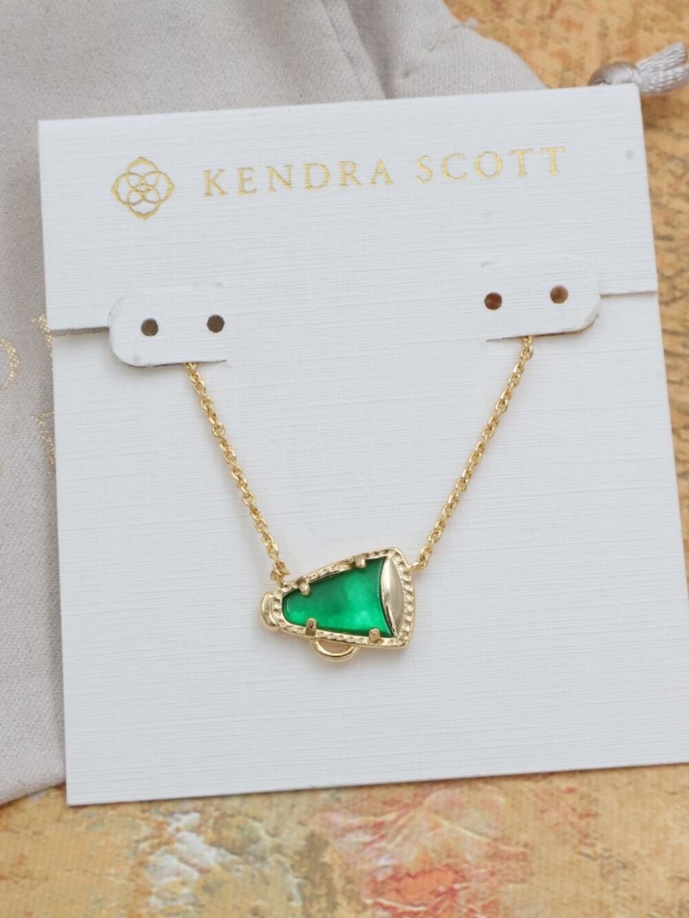 New Kendra Scott Green Cheer Necklace Gold